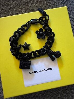 NWOT Genuine Marc Jacobs Black Enamel Charm Bracelet